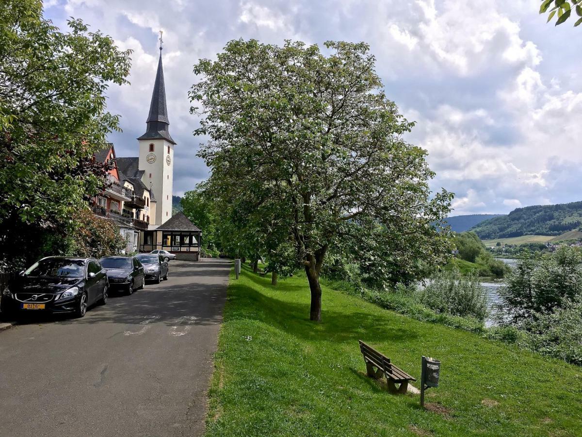 Gastehaus Hoffmann Bed & Breakfast Farschweiler Exterior foto